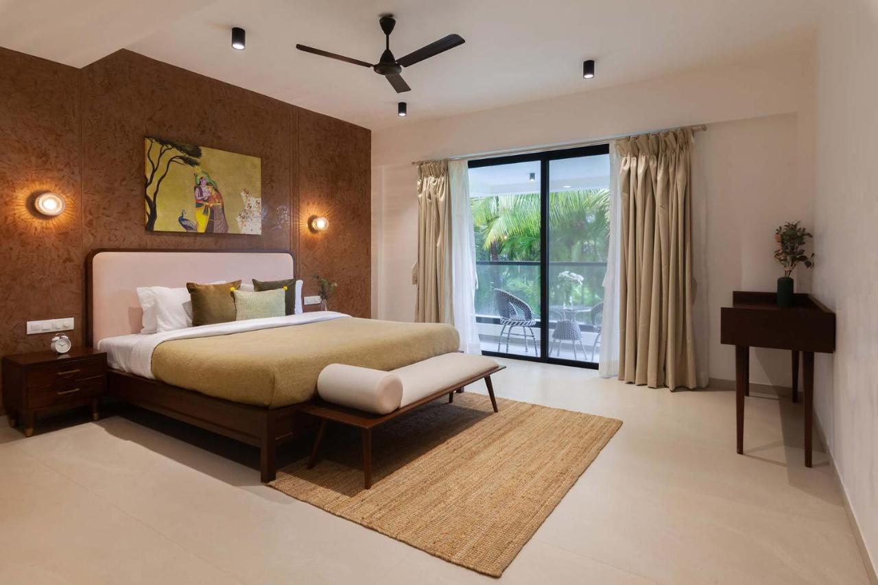 Villa Sereno By Stayvista - An Elegant And Entertaining Retreat Featuring A Swimming Pool, Outdoor Jacuzzi, Modern Interiors, And A Snooker Table Alībāg Ngoại thất bức ảnh