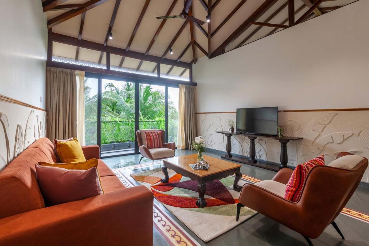 Villa Sereno By Stayvista - An Elegant And Entertaining Retreat Featuring A Swimming Pool, Outdoor Jacuzzi, Modern Interiors, And A Snooker Table Alībāg Ngoại thất bức ảnh