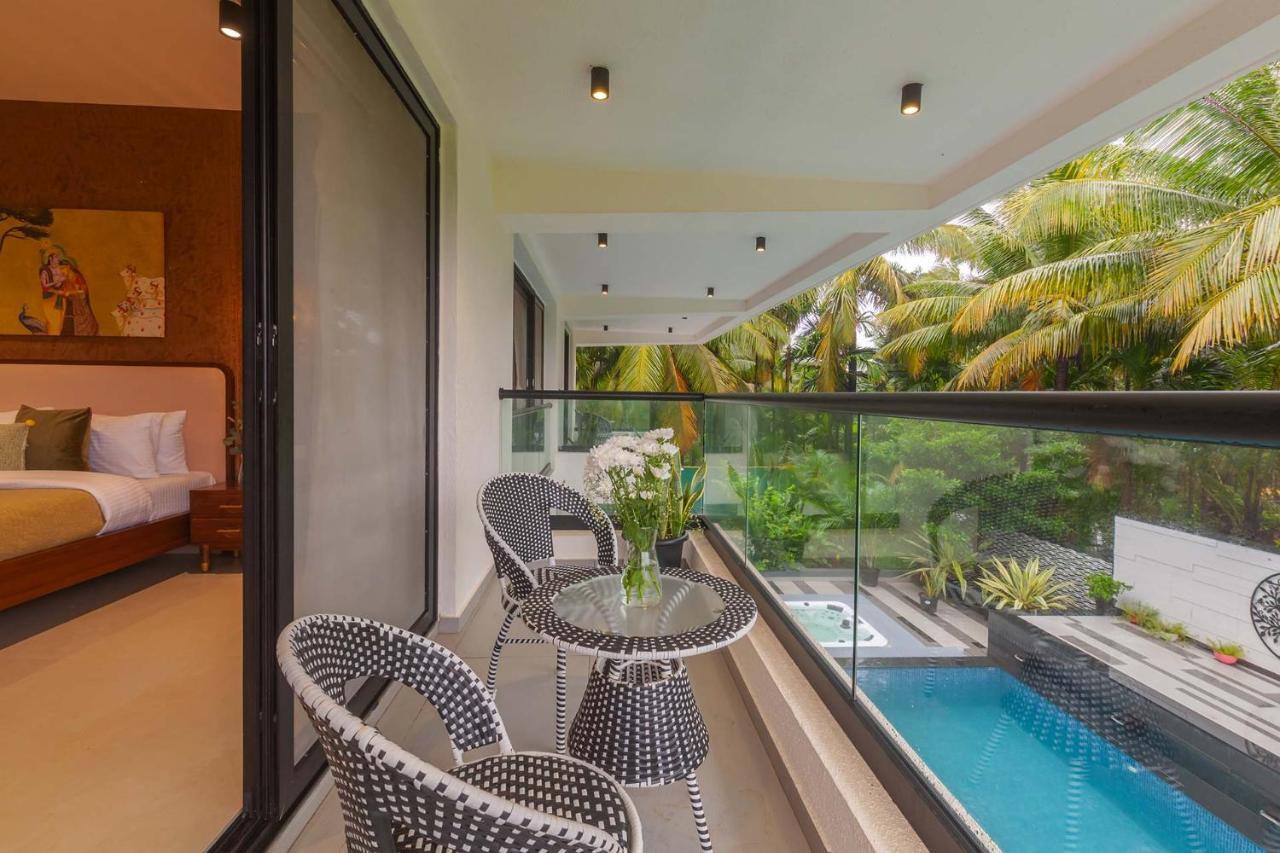 Villa Sereno By Stayvista - An Elegant And Entertaining Retreat Featuring A Swimming Pool, Outdoor Jacuzzi, Modern Interiors, And A Snooker Table Alībāg Ngoại thất bức ảnh