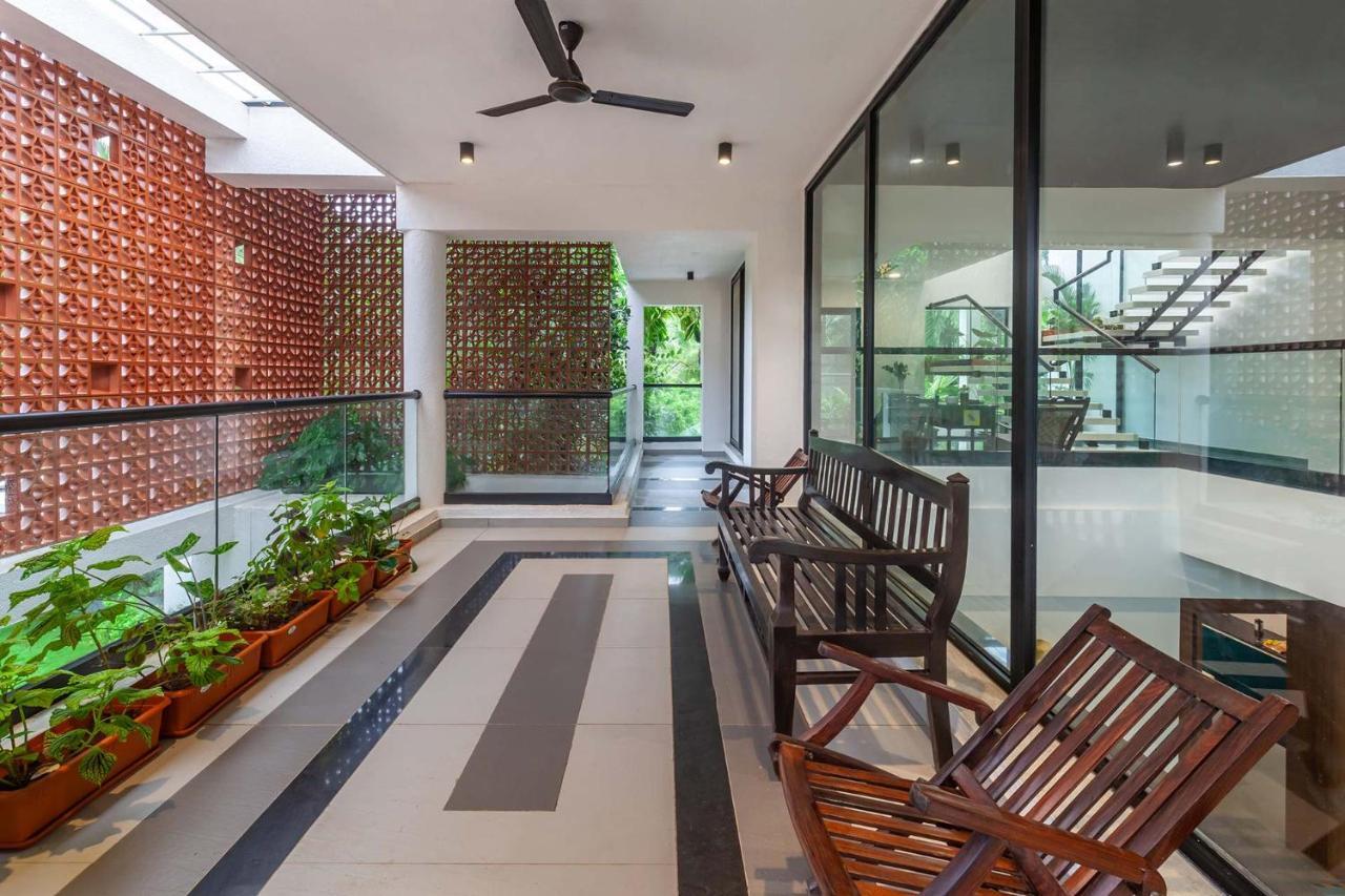 Villa Sereno By Stayvista - An Elegant And Entertaining Retreat Featuring A Swimming Pool, Outdoor Jacuzzi, Modern Interiors, And A Snooker Table Alībāg Ngoại thất bức ảnh