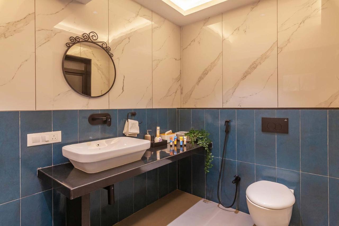 Villa Sereno By Stayvista - An Elegant And Entertaining Retreat Featuring A Swimming Pool, Outdoor Jacuzzi, Modern Interiors, And A Snooker Table Alībāg Ngoại thất bức ảnh