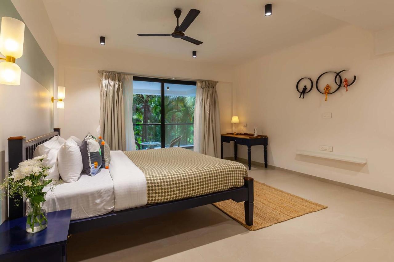 Villa Sereno By Stayvista - An Elegant And Entertaining Retreat Featuring A Swimming Pool, Outdoor Jacuzzi, Modern Interiors, And A Snooker Table Alībāg Ngoại thất bức ảnh