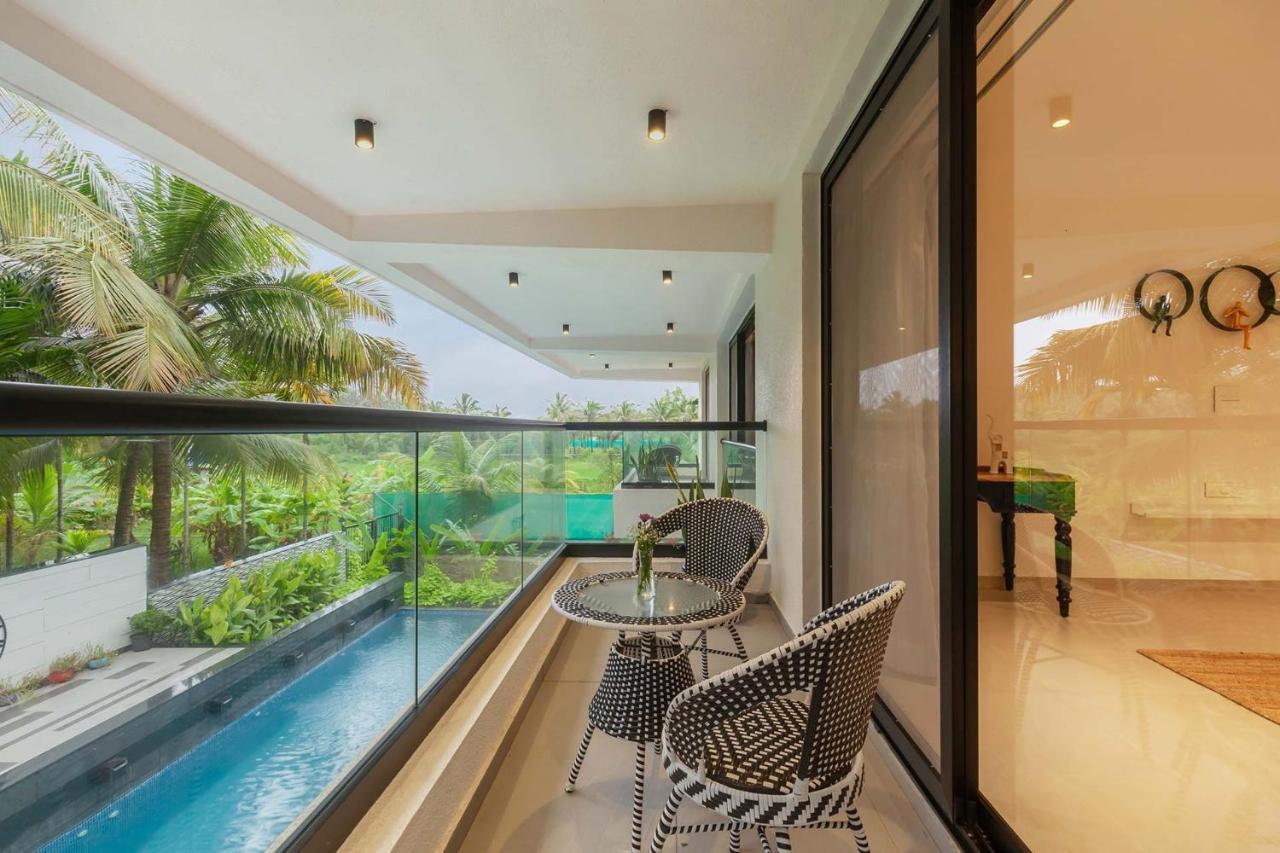 Villa Sereno By Stayvista - An Elegant And Entertaining Retreat Featuring A Swimming Pool, Outdoor Jacuzzi, Modern Interiors, And A Snooker Table Alībāg Ngoại thất bức ảnh